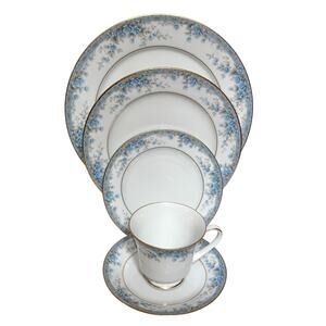 Noritake Contemporary "Avalon" 3390 Five-Piece Place Setting-Excellent Condition
